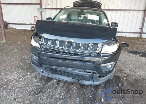 2017 Jeep New Compass Latitude Fwd z USA, uszkodzony, nr VIN 3C4NJCBBXHT669314